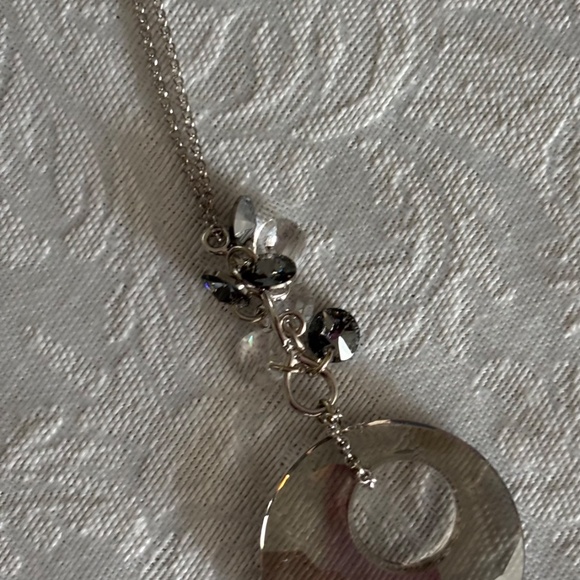 Lemoniq 32" Sterling Chain with Swarovski Crystal Pendant - Picture 6 of 6